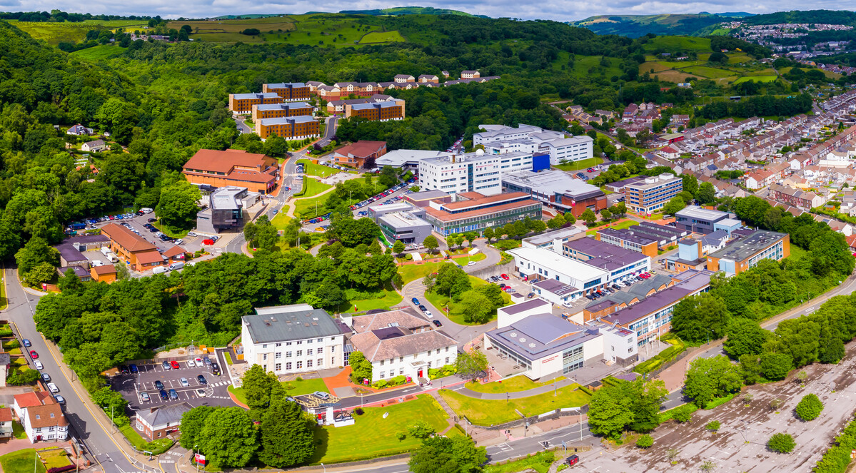 Good luck to all those students getting their results today! 🤞 If you need any advice or guidance please  call our clearing hotline and speak to one of our friendly staff 03455 76 06 06 ☎️😀