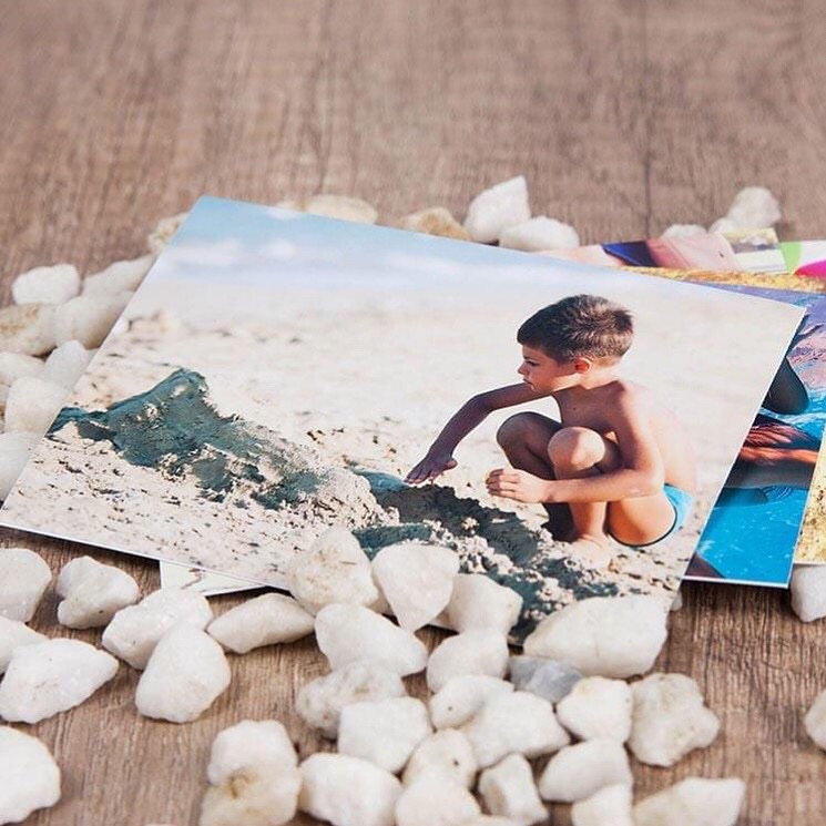 ‼️IMPRESIÓN FOTOGRÁFICA‼️

Imprime tus copias de fotos del móvil al papel en unos sencillos pasos y en un minuto con la App Snappybook.

Para IOS o Android y ten tus copias de fotos en días en casa.

#CopiasFotográficas #App #móvil #ImpresiónFotográfica  #verano #agosto #fotos