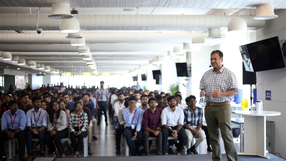 MuSigmaInc's tweet photo. Our super excited #Batchof2023, had their first interaction with Dhiraj Rajaram, our Founder & CEO. The informal interaction saw the emergence of some insightful and light-hearted conversations.
#LifeAtMuSigma #ArtOfProblemSolving #DecisionSciences #InteractionsWithDhiraj https://t.co/cK9ogFcI4c