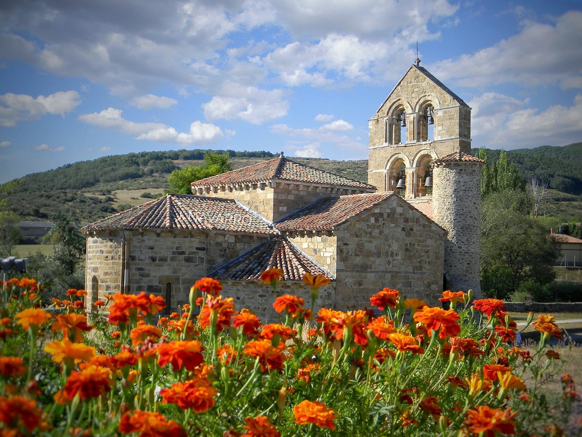 Un "blanco manto de iglesias", como diría Rodolfus Glaber, cubrió de iglesias la Montaña Palentina en torno a los siglos XII y XIII. 

Hoy visitamos algunas de ellas, con sorpresas que nos esperan en su interior. 

¿Te vienes? 

👉¡Dentro hilo! 🧵