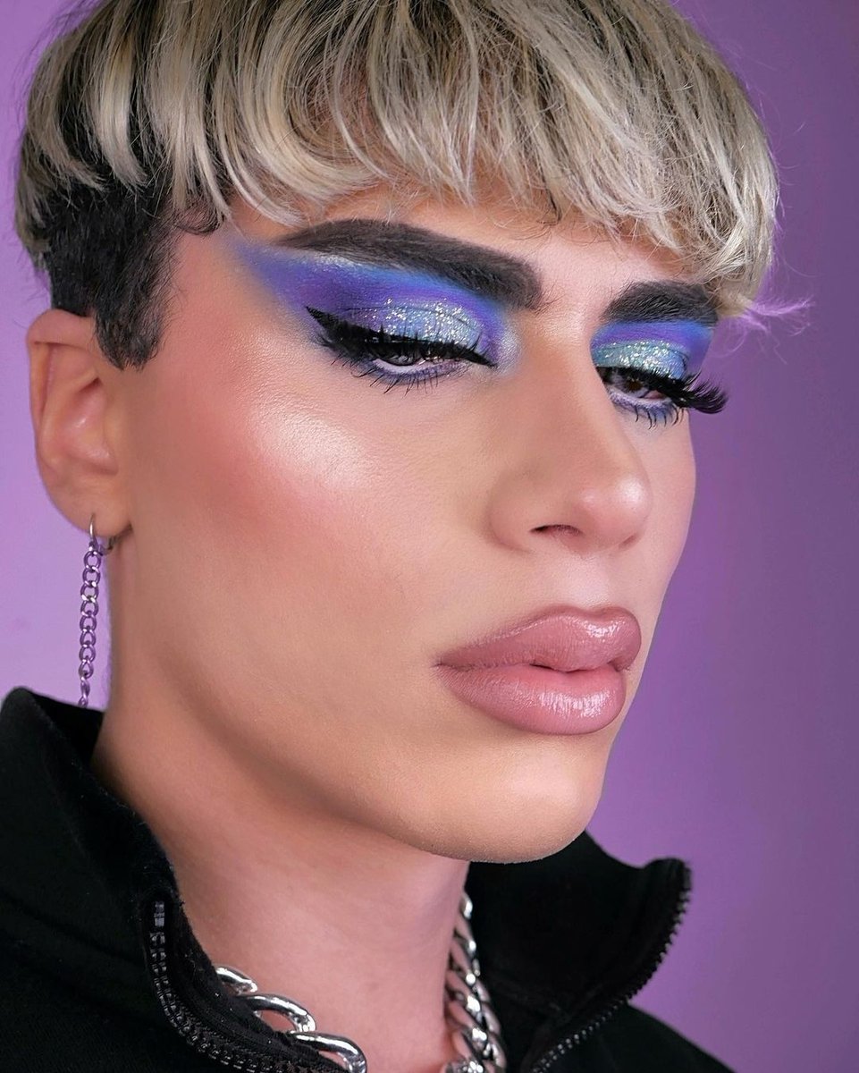 swaticosmetics's tweet photo. lavickybeauty breaking barriers, one stroke at a time! 💪✨ Our VANTA Adhesive Eyeliner ...
https://t.co/2MXD3pgHjv https://t.co/K7VinBmtfA