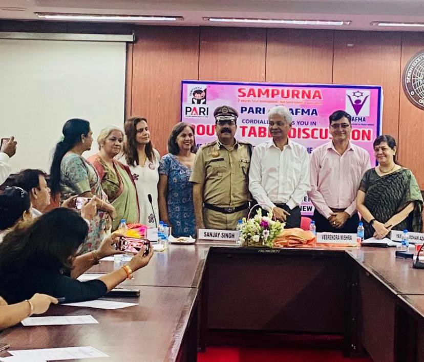 SanjaySingh_IPS's tweet photo. मैं भी पुलिस 

A campaign has been launched for creating awareness &amp; proper implementation of schemes for Rehabilitation of victims of Sexual Violence &amp; need for coordination between all stakeholders.
#SAMPURNA
#PARI
#SAFMA
@DelhiPolice https://t.co/UHFcLfSM6M