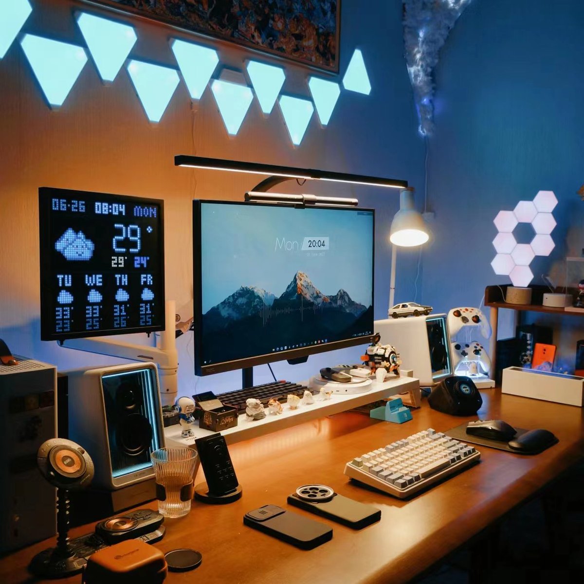 Varmilo_Zhh's tweet photo. HOW is this Keyboard SO warm vibe??
#CreatewithVarmilo #keyboard https://t.co/YoWQW8lllp
