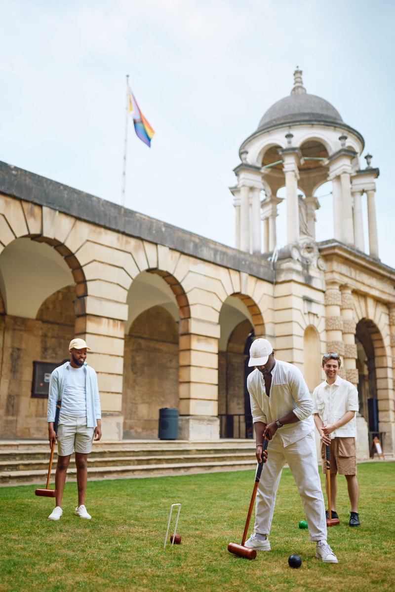 Throwing it back to those sun-drenched croquet days at @QueensCollegeOx with these lovely mates. 📸 @fisherstudiosuk