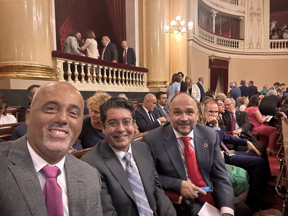Comenzamos la XV legislatura del <a href="/Senadoesp/">Senado de España</a> 

Con los compañeros Pedro Martín y <a href="/ValbuenaAlonso/">José Antonio Valbuena</a> 

#XVLegislatura