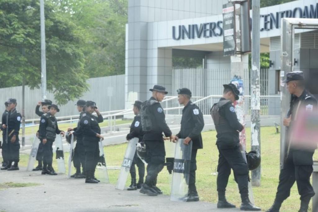 AlumnIberoLeon's tweet photo. @AlumnIberoLeon manifiesta su solidaridad con la Universidad Centroamericana UCA de Managua, confiada a la Compañía de Jesús.

La verdad nos hará libres. #AMDG https://t.co/qEKybTWfOe