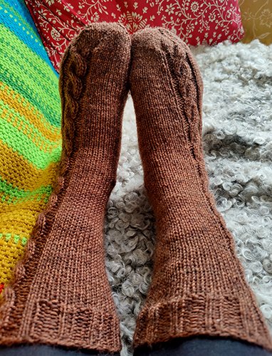 sticklingens's tweet photo. Gunnar Vägmans raggsockor 🧶
Gunnar Vägman är en karaktär i Dan Anderssons diktning som sägs vara baserad på Dans gode vän Ludvig Eriksson i Tattarfallet.
#Stickning #Raggsockor #GunnarVägman #DanAndersson https://t.co/tjnpfGH3zT