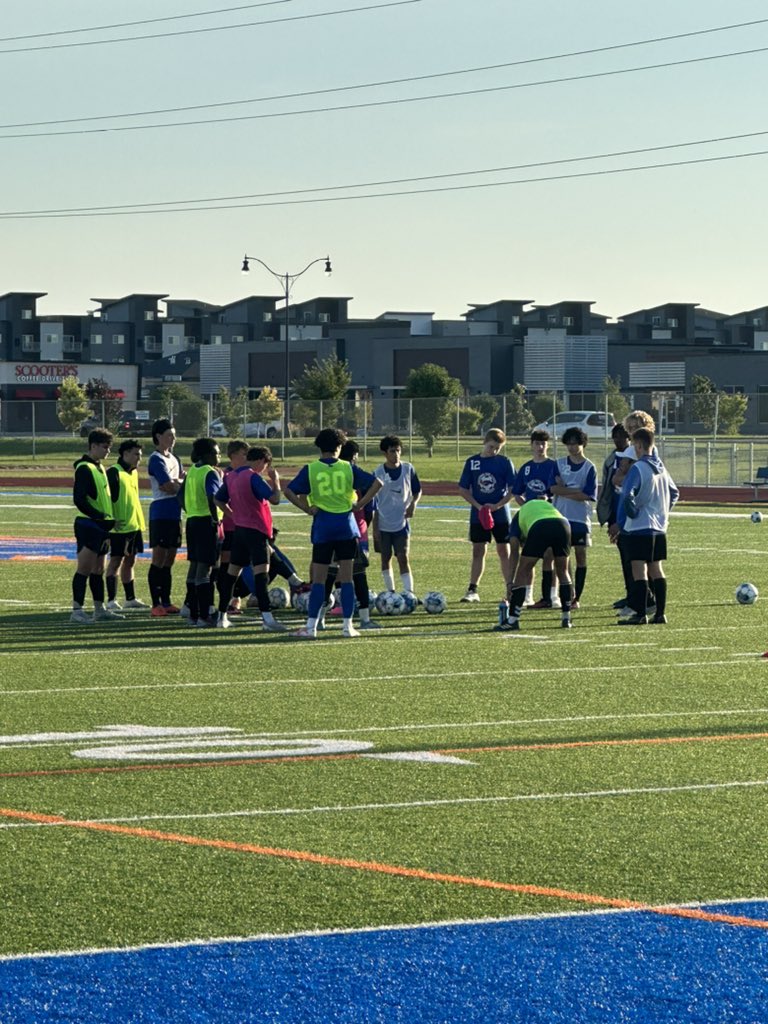 WFMustangAD's tweet photo. Just a few photos of our students putting in the time and effort to get better! More activities and photos to come. Make it a goal to get a little better everyday! #mustangpride https://t.co/jYI6Z75v0g