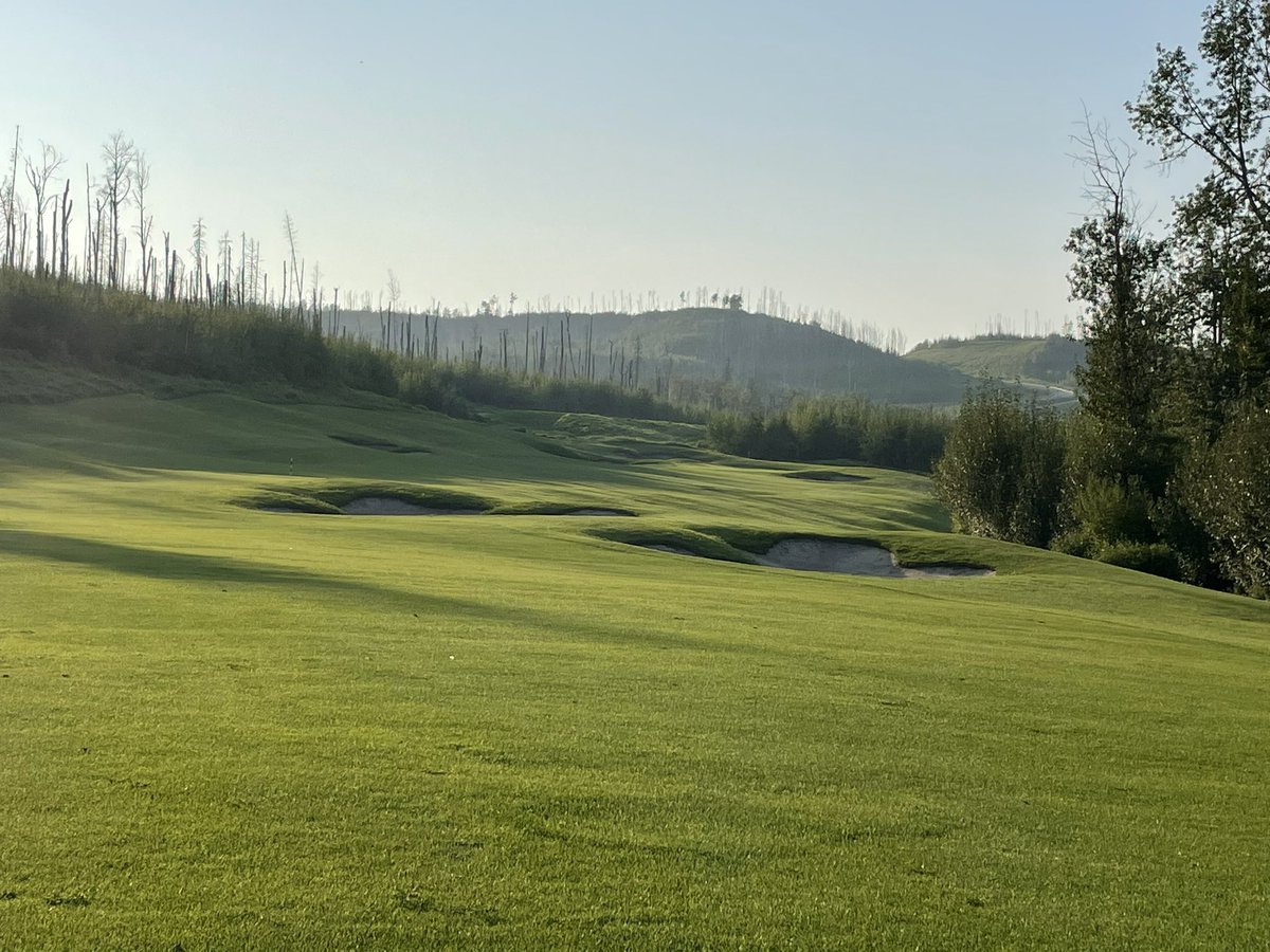 bohnysty's tweet image. Always enjoy checking out old projects, course was beautiful tonight. @FortMcMurrayGC @JeffHacior