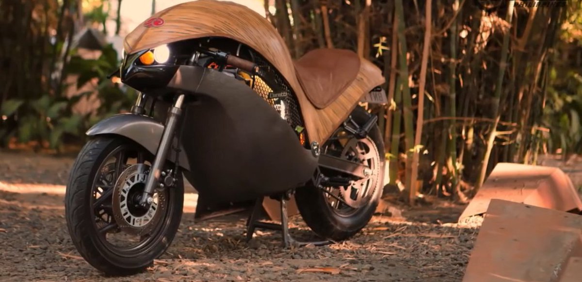 AntShant2023's tweet photo. Filipino company Banatti manufactured an electric motorbike Green Falcon, whose body is made up of lacquered bamboo.
#india #Bamboo #Genshin https://t.co/iGafqQtXEJ