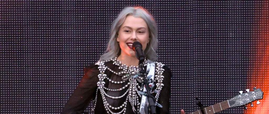 PopBase's tweet image. Happy 29th birthday to the talented Phoebe Bridgers.