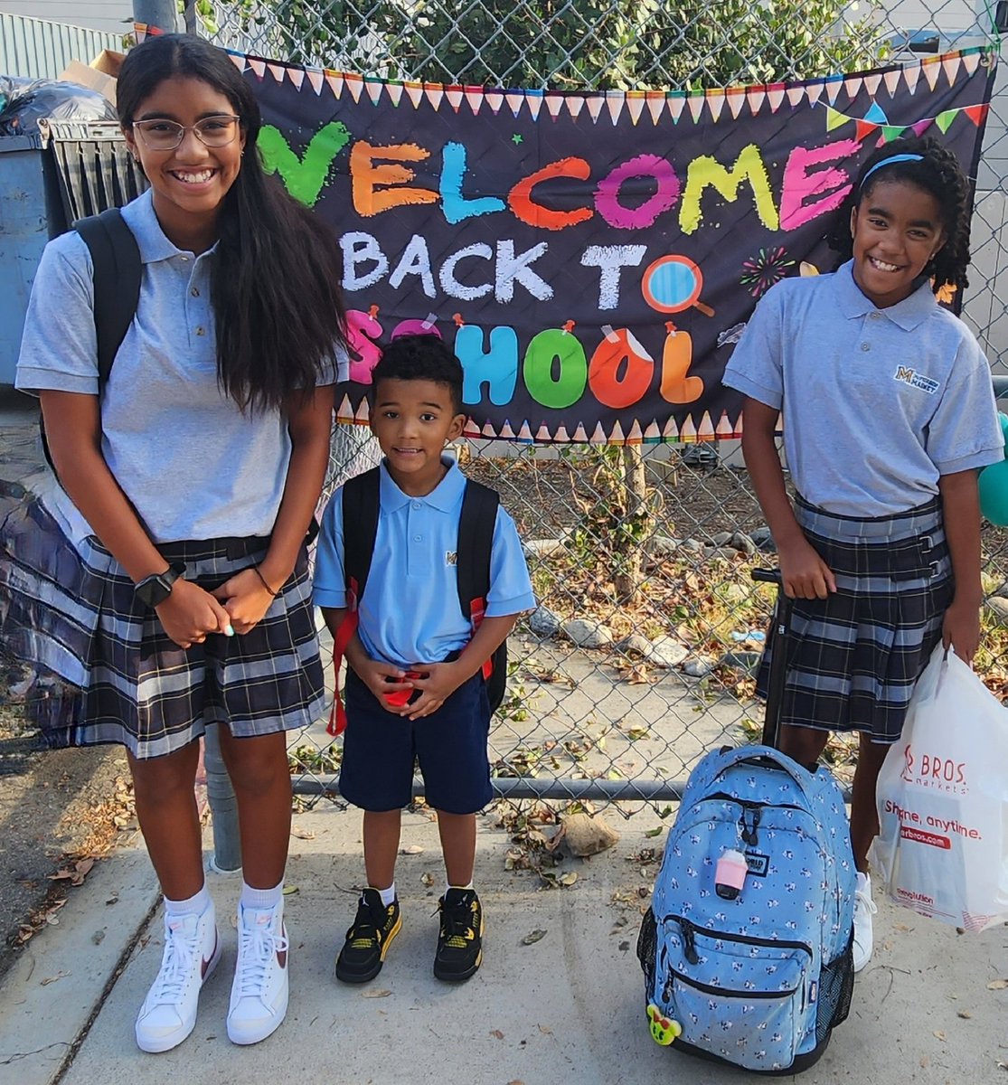 marcelhall's tweet photo. Baby Boy's 1st day of school!
It has begun
#HallTribe #HallClan #GodSquad #HolyStar #GreenSkittles #HeNotMeFor23 https://t.co/Zg78nxFseN