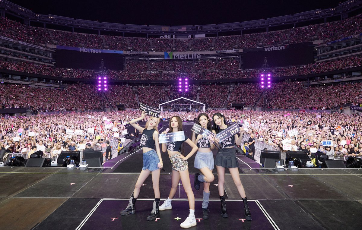 So good to be back here in New Jersey! And what an honor to start our US Encore tour at MetLife!🏟️ We had an amazing time with you guys. Thank you so much!🤍 #BLACKPINK #블랙핑크 #BORNPINK #BLACKPINK_WORLDTOUR #BLACKPINK_BORNPINK #NEWJERSEY #ENCORE #YG