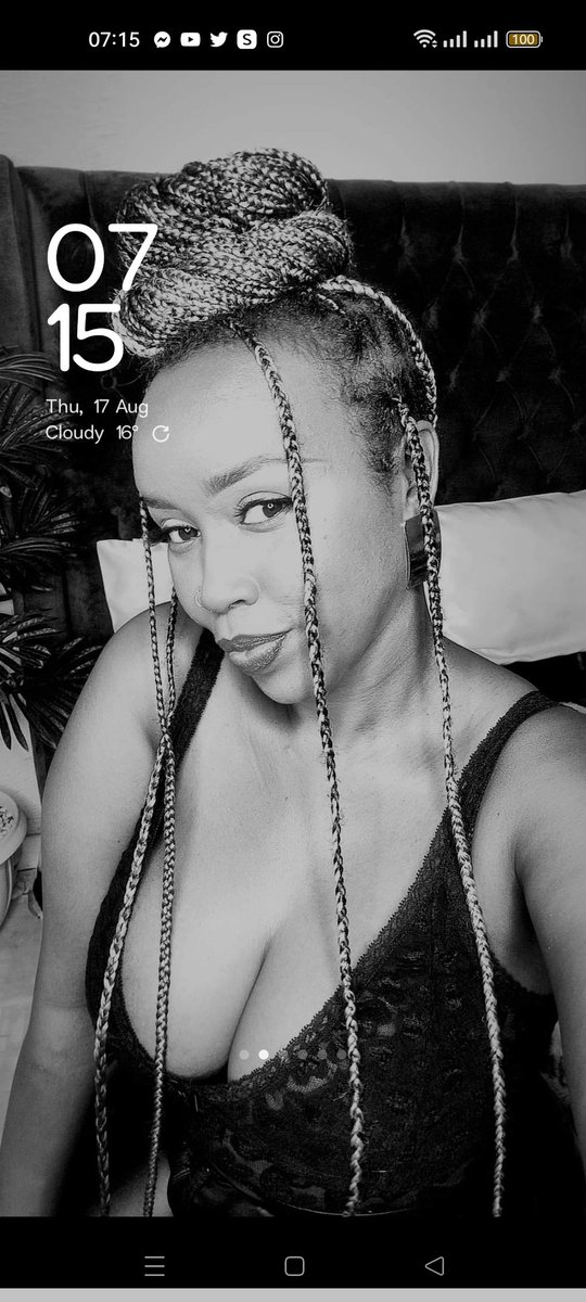 caroltichie's tweet photo. My current wallpaper https://t.co/OYzNpRwBP5