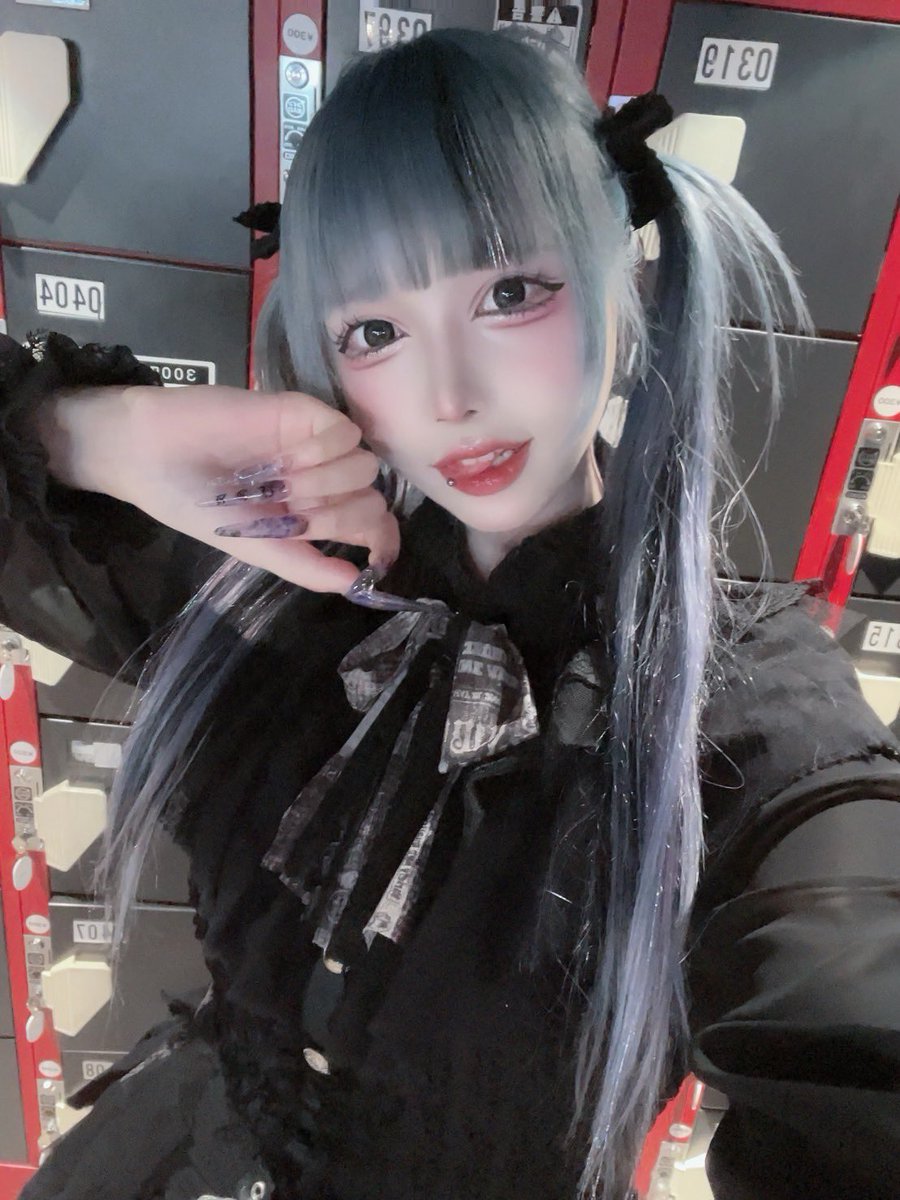 710s_MASA's tweet photo. 【あくまで天使】

昨日も紫乃はビジュアル爆発してました。

どこ探してもこんなリアル人形みたいな子いないですよ！

しかも、写真よりも実物の方が可愛いという珍しいパターンです。
是非LIVEに直接確かめに来てください♪ https://t.co/mJgaVsmDKW