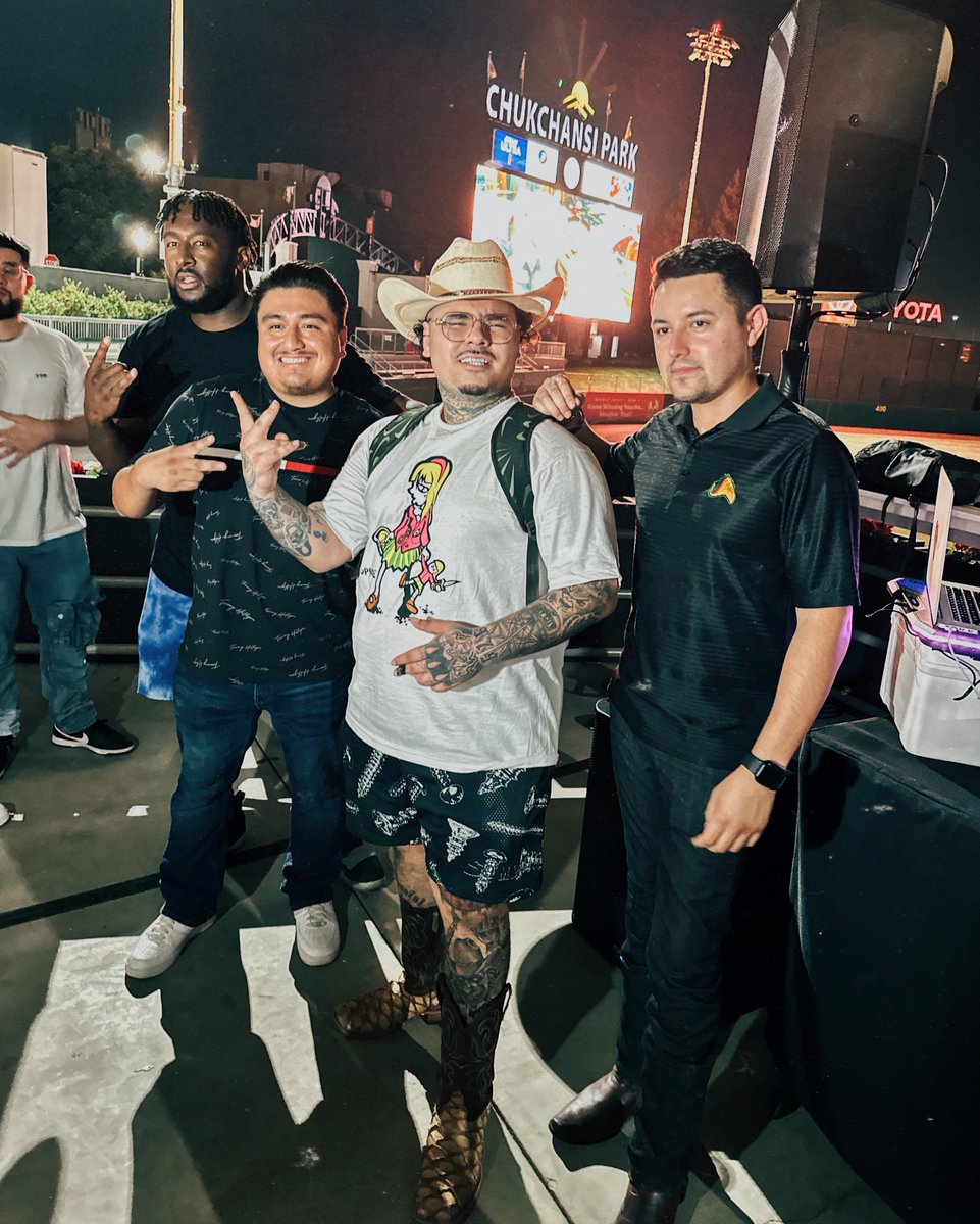 ben28xx's tweet photo. That Mexican OT is definitely going up 🤠 #JohnnyDang https://t.co/Ibv8yQtLic