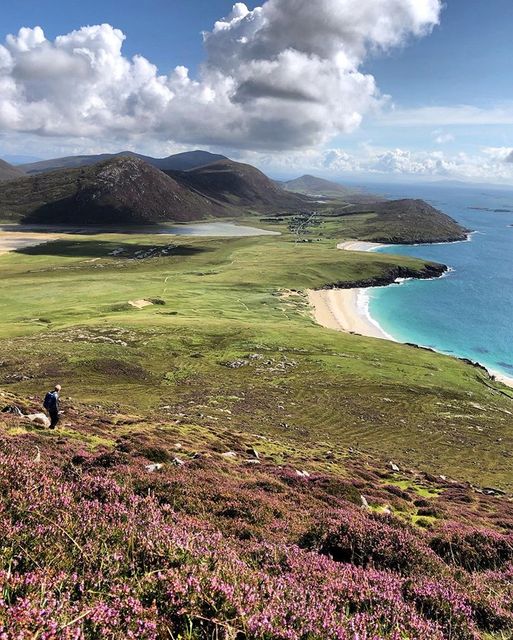 The beauty of the #IsleofHarris,
📸IG/little.scottish.one via #VisitScotland
#LoveHarris #Scotland #BeautifulScotland #ScottishBanner #LoveScotland #ScotlandIsCalling #BestWeeCountry #StunningScotland