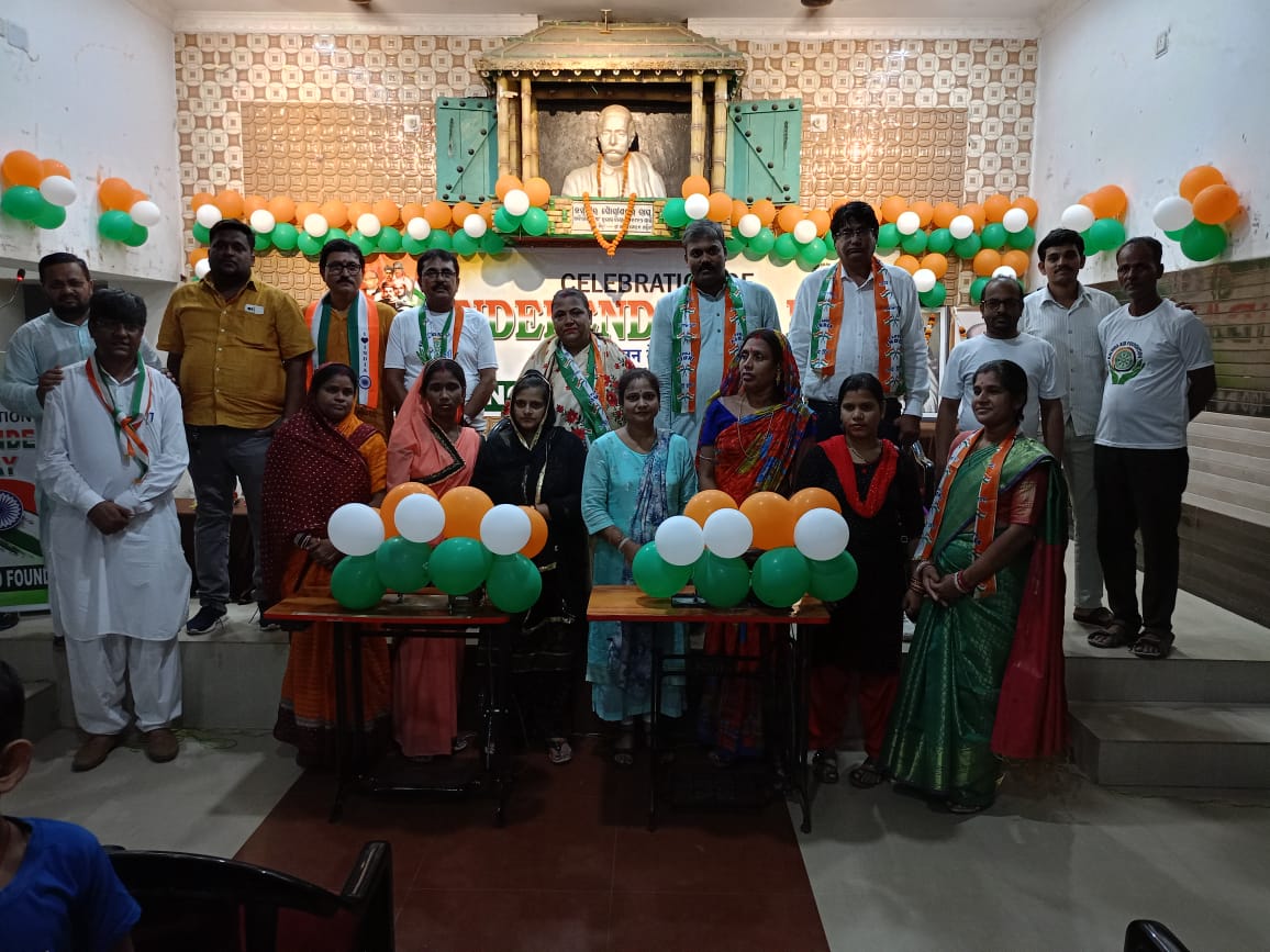 singhnandlal's tweet photo. Our team donated Sewing Machines to a SHG group members of #Cuttack on the occassion of Independence Day. Our focus is maximum #Employment generation through #Entrepreneurship!

@CMO_Odisha @Naveen_Odisha @Amar4Odisha @pranabpdas @kalingaaid @bjd_aapravasi @bjd_aapravasi https://t.co/OMNB9gaTyi