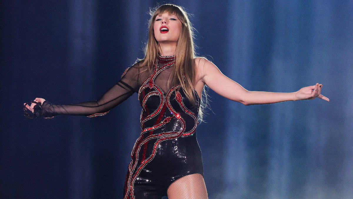 folklush29's tweet photo. Highest attendance recorded at Mercedes Benz stadium in Atlanta ( female artists ) 

1. Eras tour  N1 : 70k  
2. Eras tour N2 : 70k
3. Eras tour N3 : 70k 
4. Reputation tour N1 : 58k 
5. Reputation tour N2 : 58k 
6. Renaissance tour  N1 : 52k 
7. Renaissance tour N2 : 52k https://t.co/NrFKkpyATH