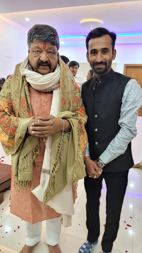 shubh88888's tweet photo. मांगलिया की शान, मेरे प्रिय भाई @manishchouhan42 जी को जन्मदिन की हार्दिक शुभकामनाएं🎂💐 https://t.co/BEMmaIMDVP