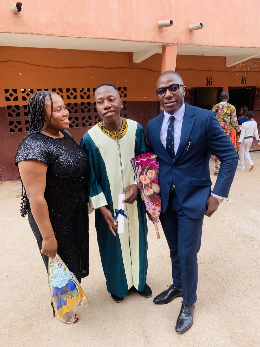 buhewi_k's tweet photo. Never trading this feeling for anything ❤️🫂

#Family #Graduated https://t.co/R94BO7dj8o