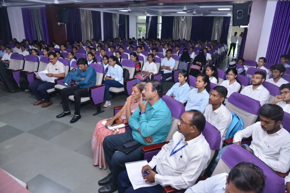 CEO_Maharashtra's tweet photo. #deonanded #postoftheday #photooftheday #youngvoters #youth #voter #voterregistration #epic #Maharashtra #ceomaharashtra #sveep #ECI #viral #post  #followforfollowback #viralpost #India (2/2) https://t.co/xRdCmOP0fE