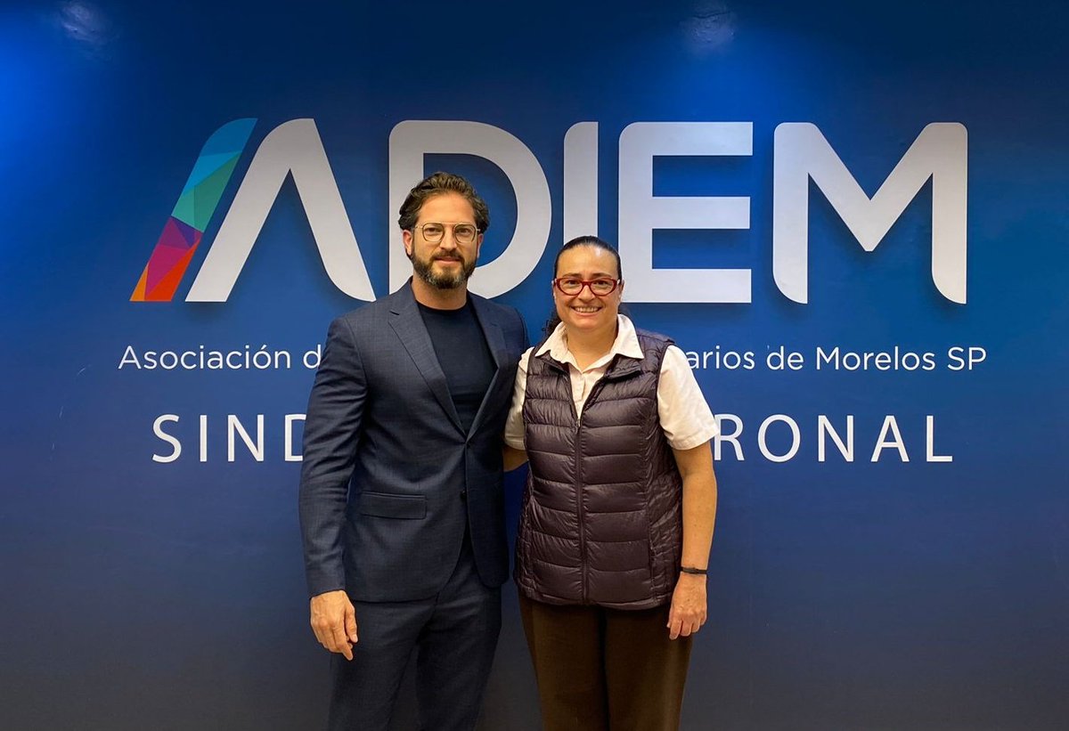 ¡Conectando mentes brillantes con oportunidades reales! Llevamos acabo la rueda de prensa del Foro Vinculación Academia y Empresa entre <a href="/adiemsp/">ADIEM</a> y la Dra <a href="/lore_noyola/">Lorena Noyola</a> directora de la facultad de diseño de la <a href="/uaemorelos/">UAEM</a>. Un espacio para acortar la brecha entre la educación y el