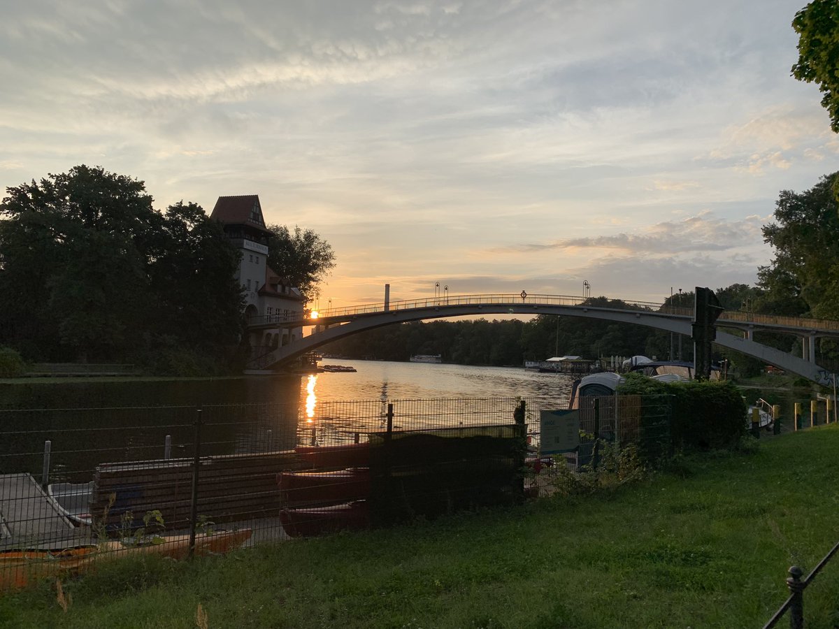 Guten Morgen, Berlin.