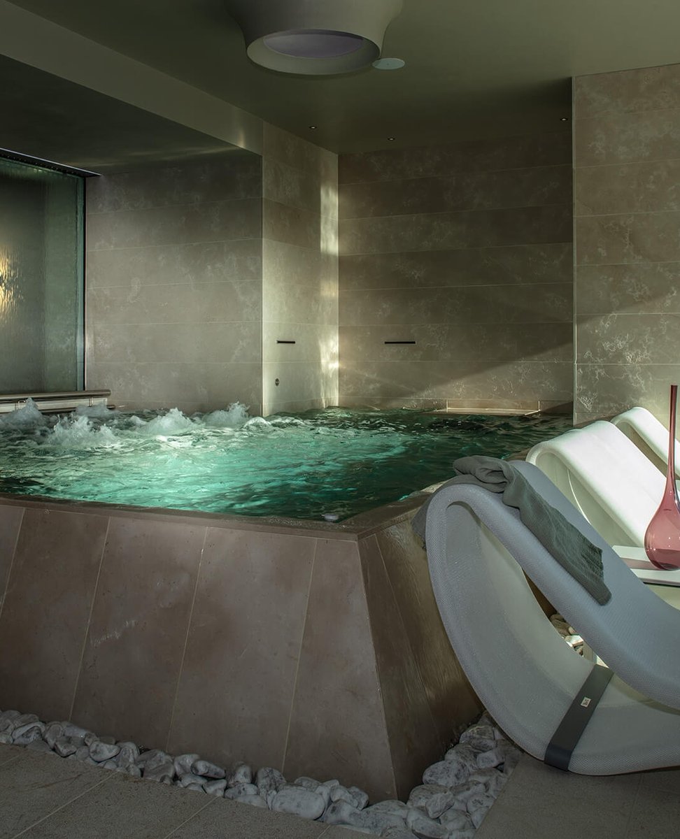 This week our focus is on some last-minute summer ☀️sunshine! Do you want some? 

thehotelguru.com/hotel/filodivi…

#lemarche #summersun #lastminute #winehotel #boutiquehotel #spahotel #wineresort #thehotelguru #directflights #luxuryhotel #oliodolivo #vinobianco #vinorosso #foodandwine