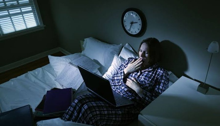 Araştırmaya göre, Geç saatlerde uyumak kilo almaya neden oluyor.