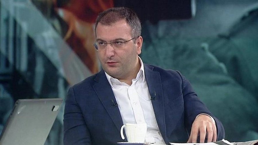 Cem Küçük: "Başıboş köpek olur mu ya. Ben bu kadar başıboş köpek hiçbir yerde görmedim."