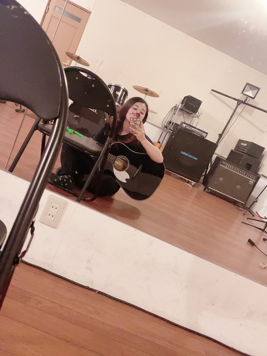 upotupotupotu's tweet photo. 👾💭✨

✨✨❣️本日❣️✨✨

#ACOUSTICPUMP に出演させていただきます👏✨
よく共演させていただくメンバーから、初めましての方までいらっしゃってすごく楽しみです(๑•̀ㅁ•́ฅ✨

取り置き間に合います🍀*゜
取り置きはリプかDMかラインで宜しくお願いします🧸💌𓂃𓈒𓂂𓏸

昨日の店後のスタジオ➡️✨ https://t.co/GEW8DrKlpa