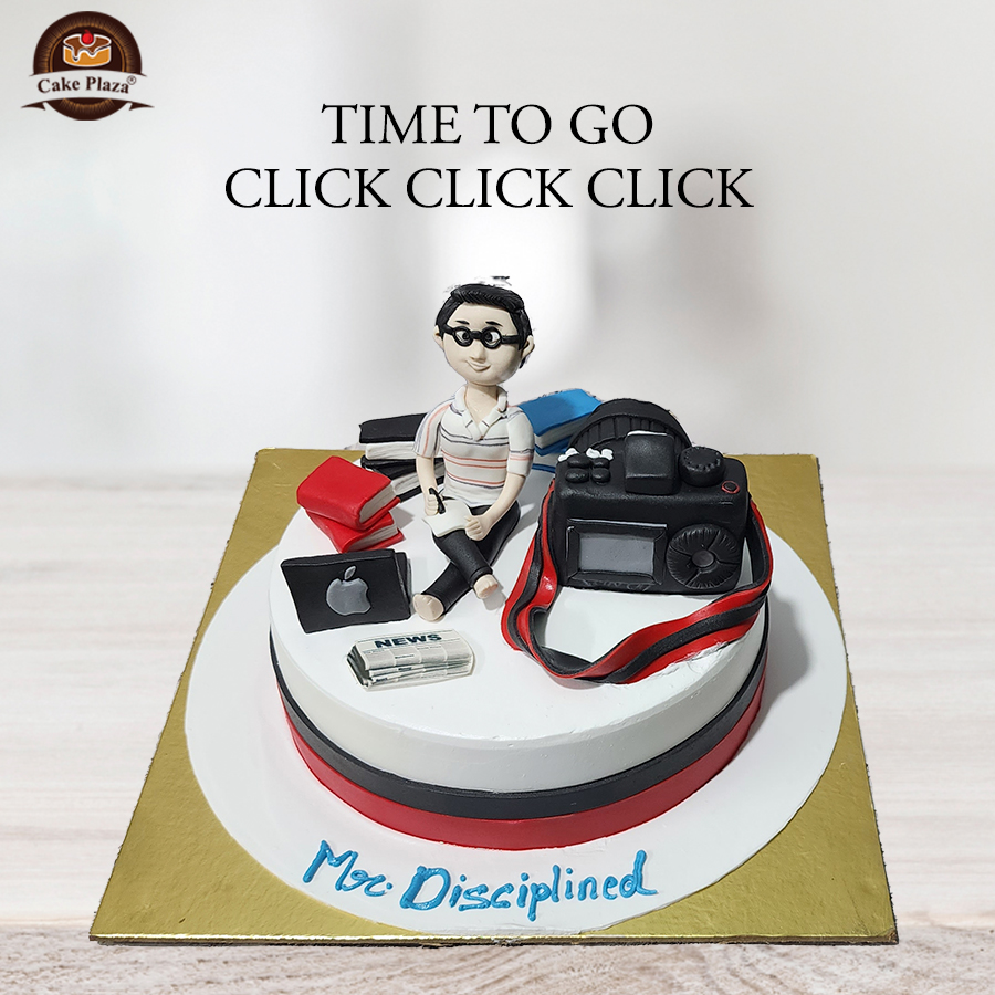 CakePlaza's tweet image. Oh yes, this is a cake... a cake designed to resemble their all-time companions: a digital camera and their other gadgets.

Order Online:rb.gy/8ohybo

For More Inquiry
9873739058, 9873731805
#cakephotography #cakelife #redvelvetcake #strawberrycrunchcake #designercake