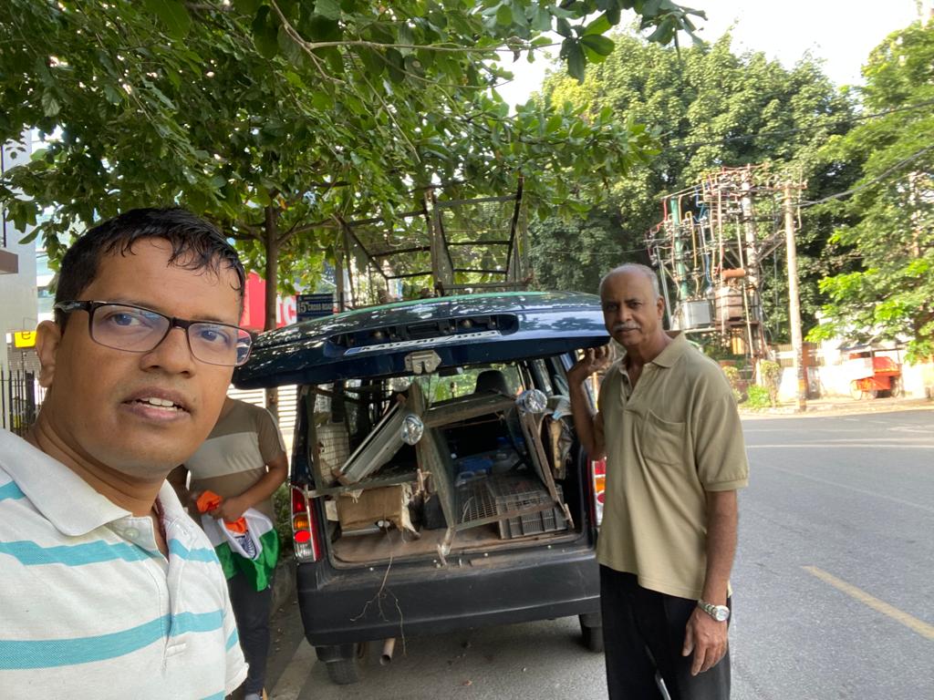 Freedom to 4 trees from tree guards on independence day.  #savetrees #environment #bangalore #basavangudi #hasiruratha #tree #saplings #urbanenvironment #treeguard