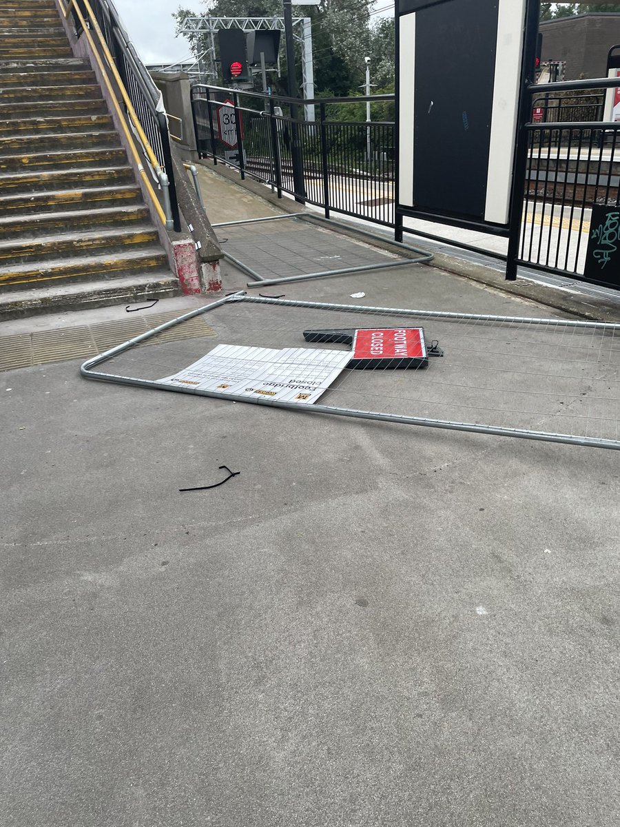 stephen_neill's tweet photo. @My_Metro  this is the building fences down at platform 1 at jarrow this morning looks like the toes have been cut off can’t this be looked into before anyone injuries themselves further please https://t.co/vRDKZxjvWo