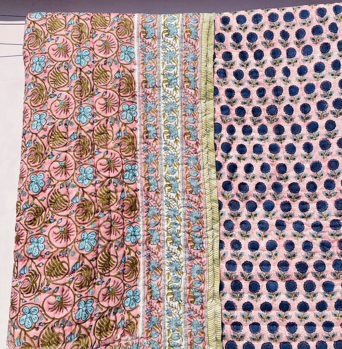 babu34565's tweet image. Handblock printed cotton quilt.
#handblock #Quilt #handmade #cottonquilt #jaipurirazai #UK #USA #cotton #etsyshop #EtsySeller #etsy
