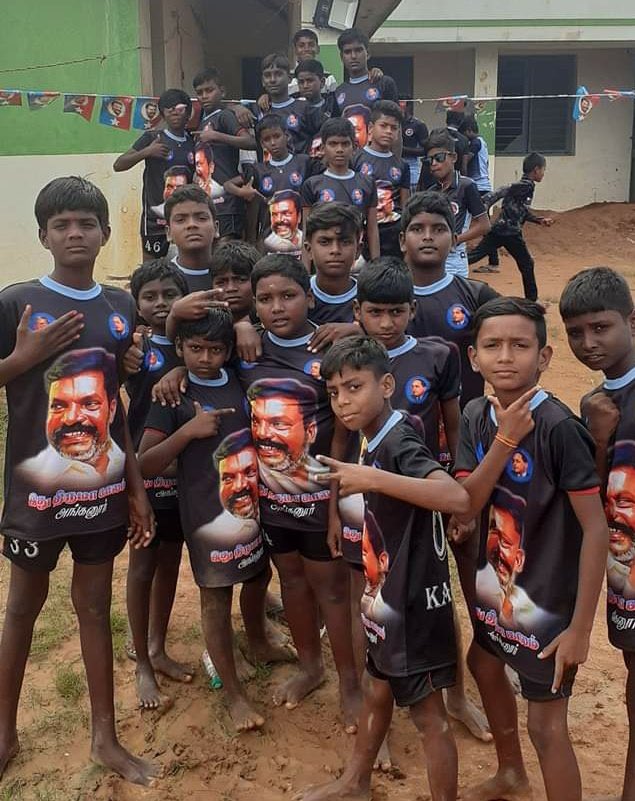BhimTathagat's tweet photo. அதே வாசகத்தை tweak பண்ணி எழுதுறேன். நூத்து கணக்குலே இருக்கும் வழிகளில் இதுவும் ஒன்று.
'சாதிதான் சமூக நோய் என்றால் அதை குணப்படுத்த திருமாக்களுடன் நின்று ஆட்சி அதிகாரம் வழங்குவோம்'.
இப்படியும் எழுதலாம். சாதி எதிர்ப்பில் நீங்கள் நேர்மையாக இருக்கும்பட்சத்தில் இது சாத்தியமே.
4/4 https://t.co/pIytfNvavj
