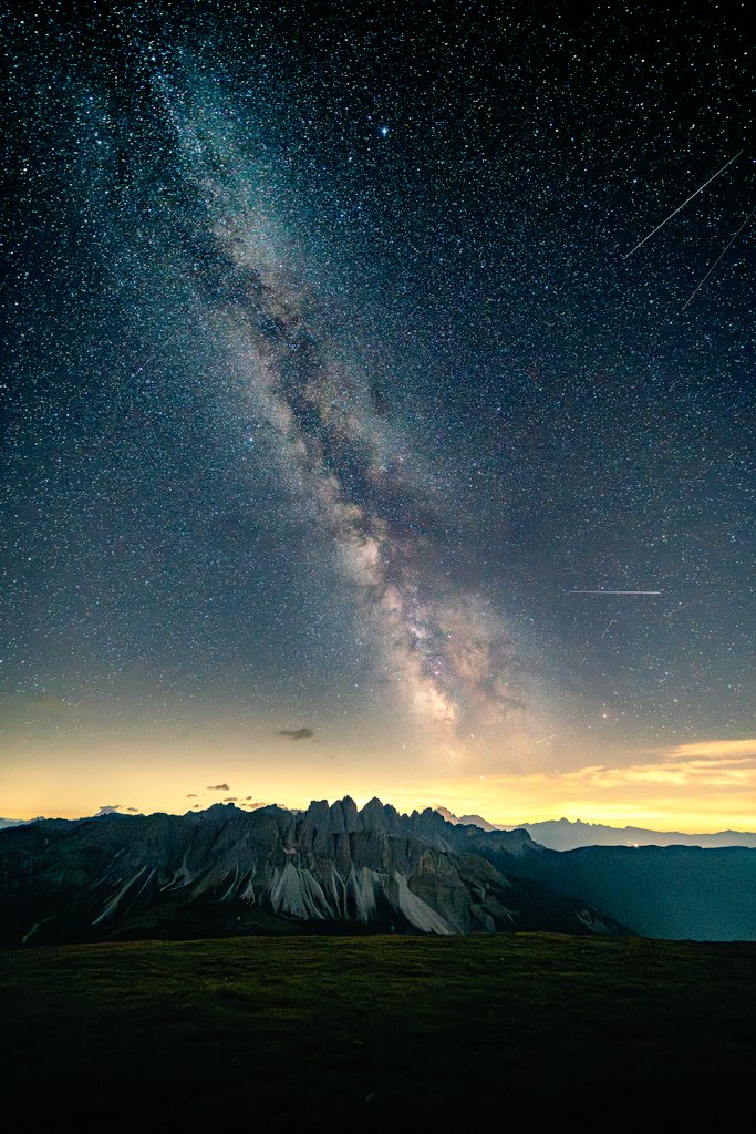 A see of stars during the perseiden meteor shower in the Italian Dolomites 

Stats; shot on Sony a7rIII + 12-24mm  f/4 on 12mm

20 sec exposure
Single exposure.

Show me your perseiden shots
RT them all
#photography #landscapephotography
