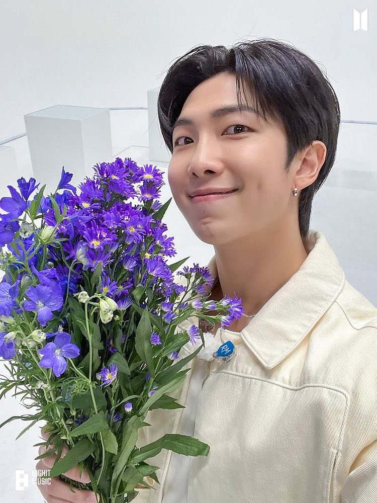 NAMJOON WE LOVE YOU
NAMJOON THE BEST BOY
NAMJOON THE PRETTIEST FLOWER
NAMJOON OUR FOREVER ARTIST
NAMJOON THE MOST BEAUTIFUL PERSON