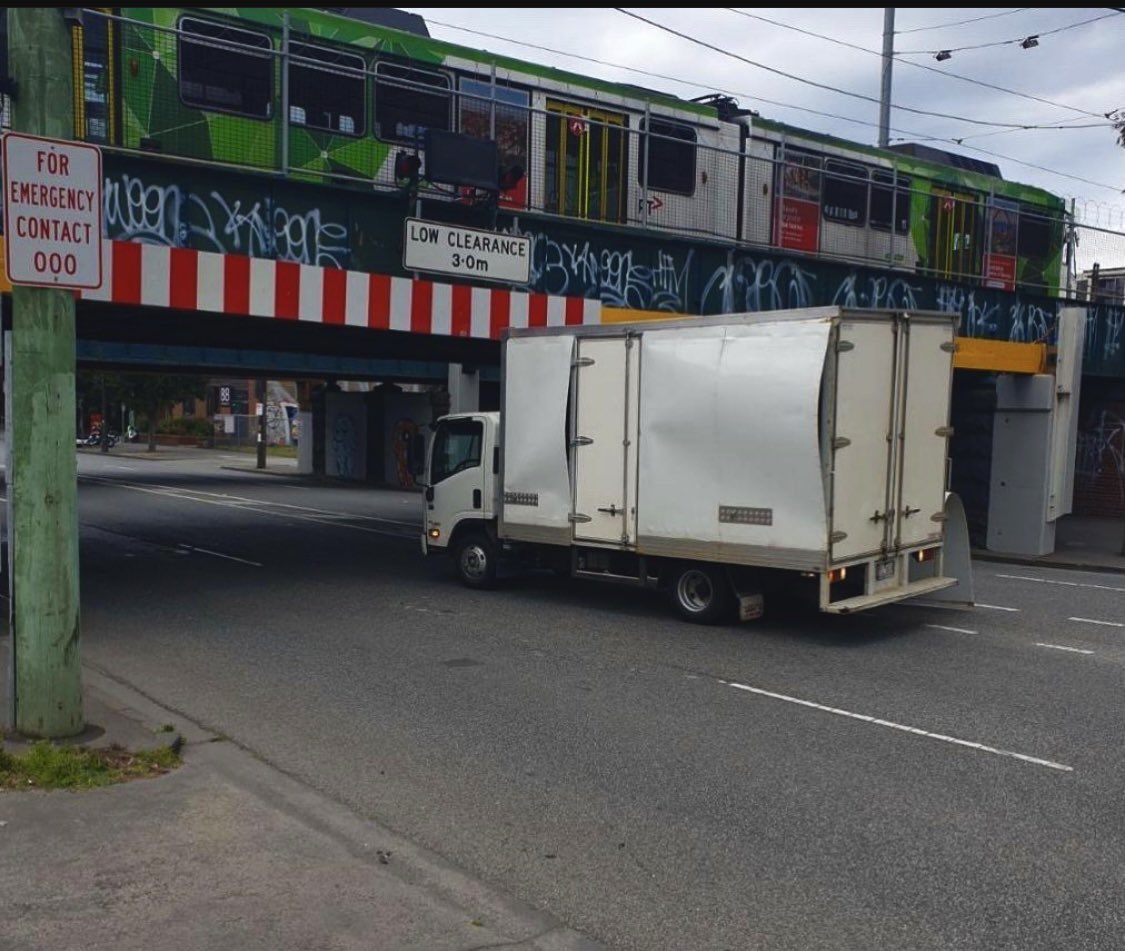 As if I needed to be more disappointed after last night's result

Jerks in large vehicles never cease to amaze me how they can ignore any and up to all 26 warning signs in the immediate area

📸 @LoschiavoPhil7