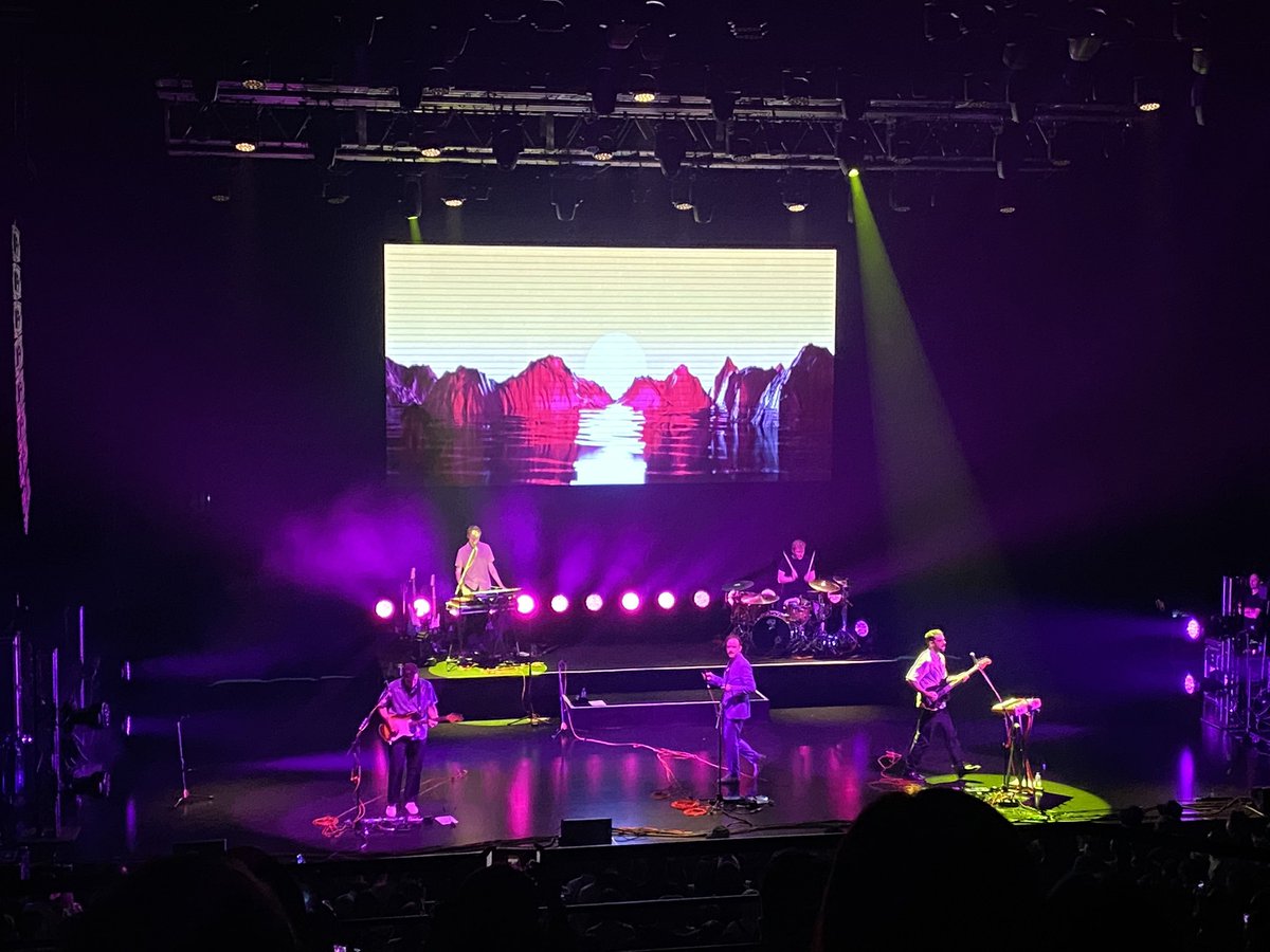 Pattywitu's tweet photo. @TDCinemaClub Thank you for coming back to Taiwan after 4 years.♥️ Everything still so amazing and memorable.🕺🏻 Tears still almost in eyes when hearing my favorite one – “Next Year”. Looking forward to seeing you guys next time soon.🇹🇼💕#TDCCliveinTaipei #TDCC https://t.co/kwP7hmgTkv