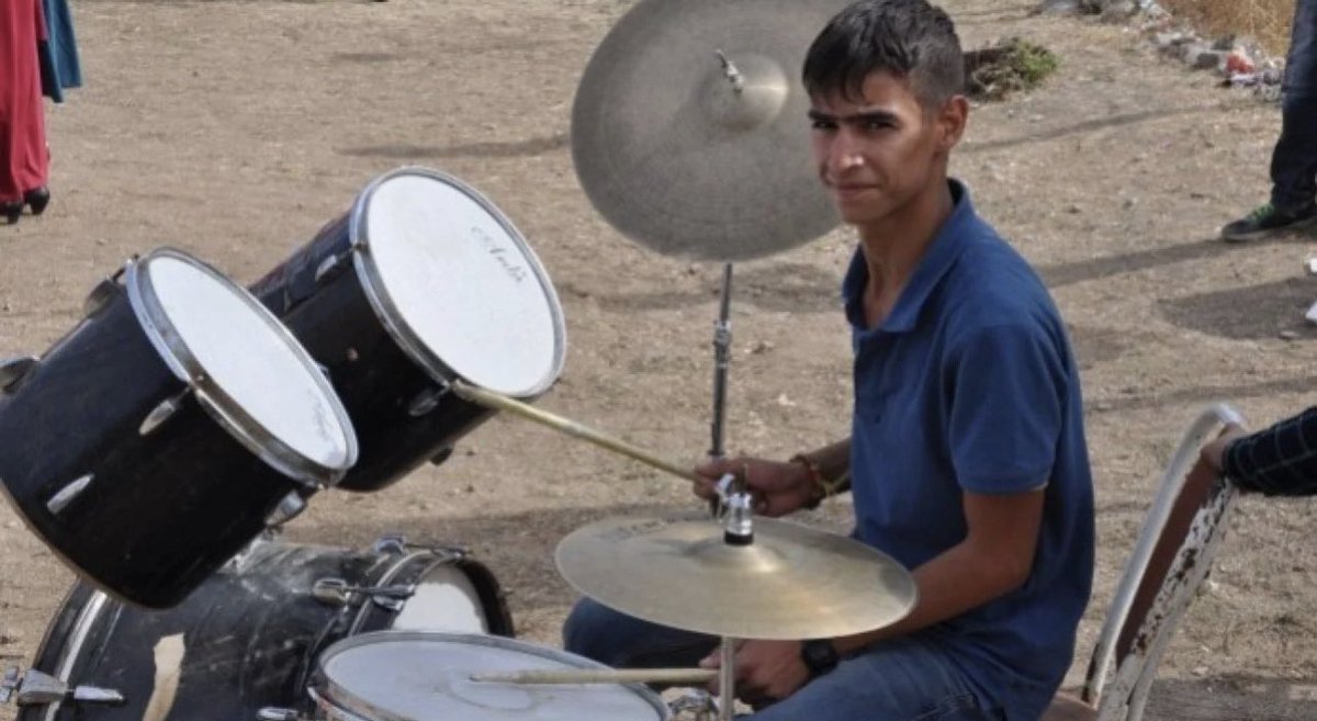 Yargıtay, Yasin Börü cinayetinden yargılanan ama olay sırasında 140 kilometre uzakta, bir köyde, düğünde olduğu kanıtlanan Mazlum İçli’ye verilen cezayı onamış!

Bana Mazlum'u getirin - İrfan Aktan artigercek.com/makale/bana-ma… <a href="/artigercek/">artıgerçek</a> aracılığıyla