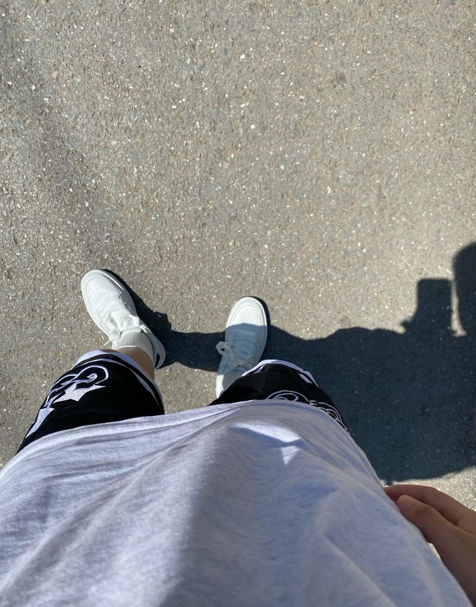 BanDe9090900's tweet photo. 好热好热🥵
#gay #男高中生 #体育生 #腹肌 #白袜  #原味 #男高 #篮球鞋 #原味袜子 #原味 #打飞机 https://t.co/DNGZsSq3kS