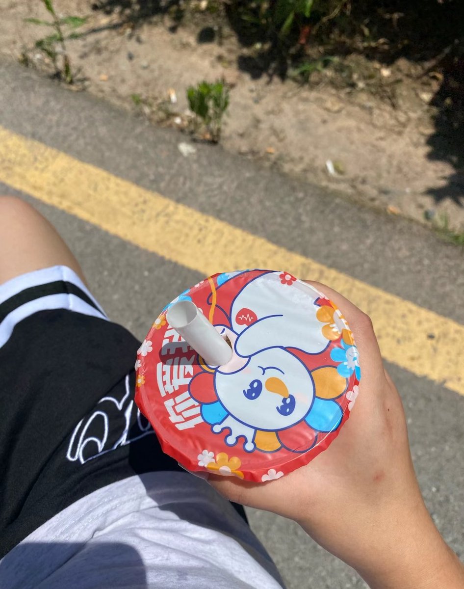 BanDe9090900's tweet photo. 好热好热🥵
#gay #男高中生 #体育生 #腹肌 #白袜  #原味 #男高 #篮球鞋 #原味袜子 #原味 #打飞机 https://t.co/DNGZsSq3kS