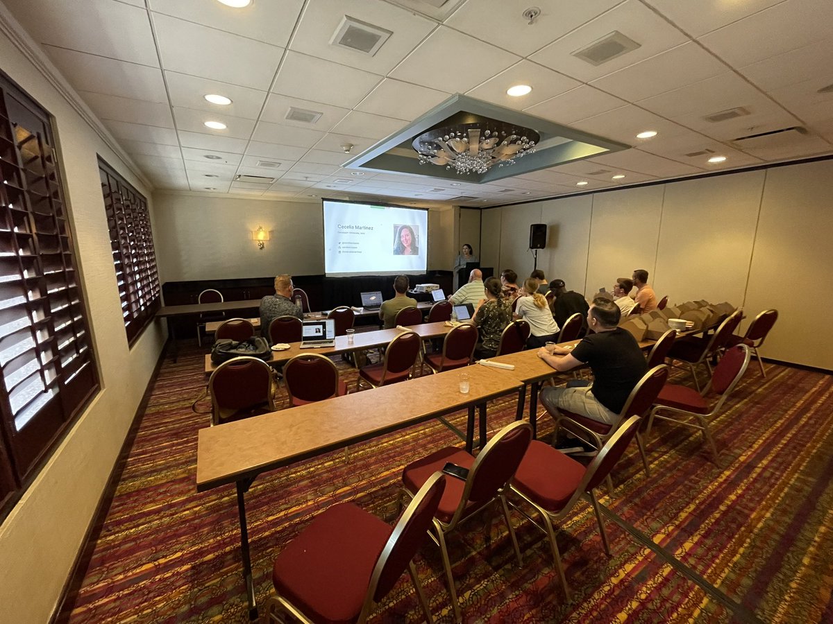 A great evening out in SLC with the Ionic &amp; Catchpoint peeps: <a href="/ceceliacreates/">Cecelia Martinez McCrea</a>, <a href="/_jessicasachs/">jess</a>, <a href="/loganbrade/">Logan Brade</a>, <a href="/HenriHelvetica/">Henri Helvetica 🇭🇹 👨🏾‍🚀 🚀</a> &amp; <a href="/IonicUtah/">Ionic Utah</a>