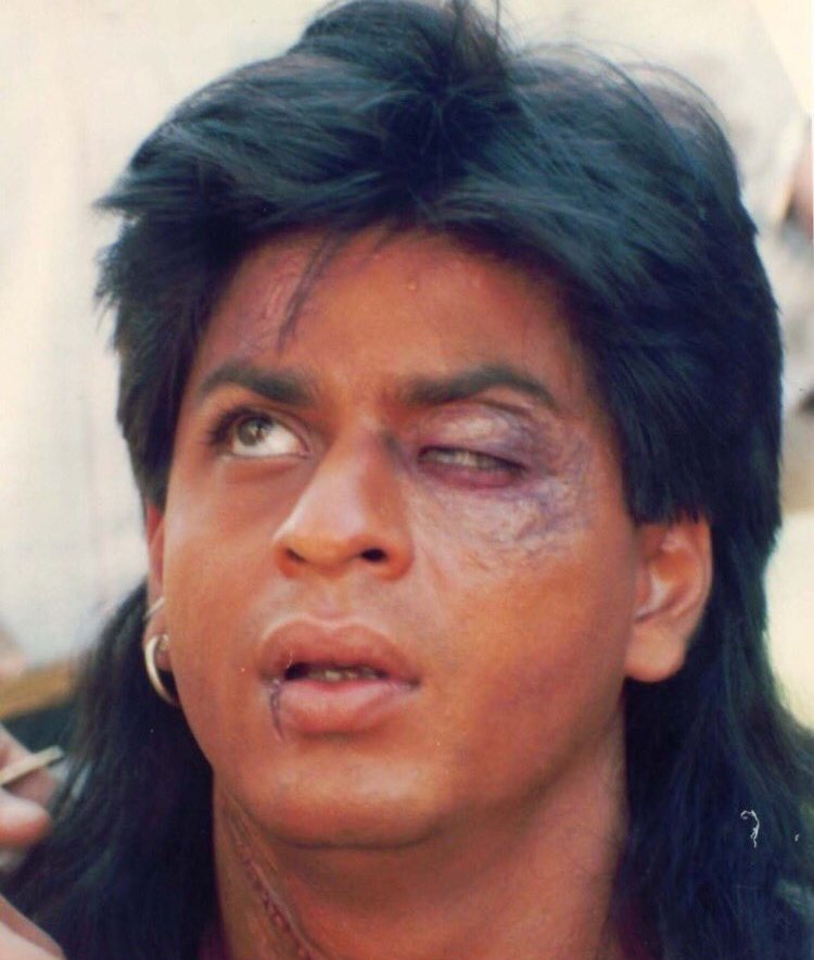 AmanKarkiii's tweet photo. @taran_adarsh Accha hua jo mujhe kuch dikhai nahi de rahi hai🤣😂 https://t.co/iUZIAfsPit
