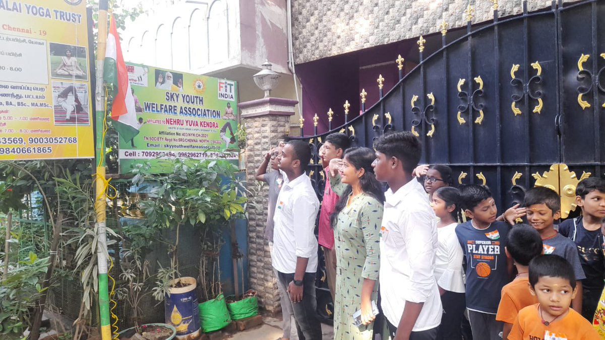 NYKChennai's tweet photo. #Salutee #mativeervandann #MatiKoNamanVeeronKaVandan #amritvatikaa #MOYAS Nehru Yuva Kendra Chennai Organised MMMD & 77th Independence Day Celebration at Kaladipet,thiruvottiyur, Chennai Sky Youth Welfare Association on 15/8/2023 Youth Club Members have Participated. https://t.co/wh8A4MhJgj
