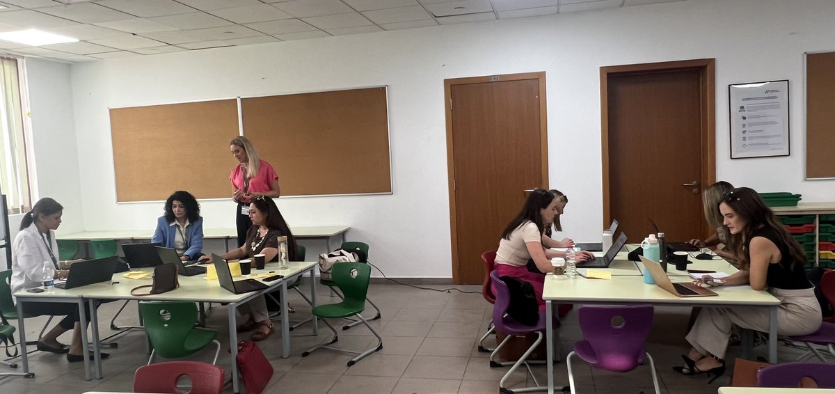 raquelnahas's tweet image. Great to have our middle leaders back on campus getting preparations underway for an amazing year. #AllForTheLoveOfLearning #ChallengingEveryMind #BeHappyBeGIS