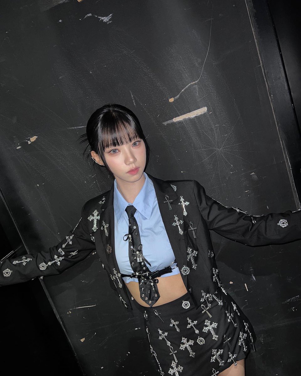 yormthinker's tweet photo. YEOREUM POSTED HELLO 🔥 https://t.co/9RfQlMvKIO
