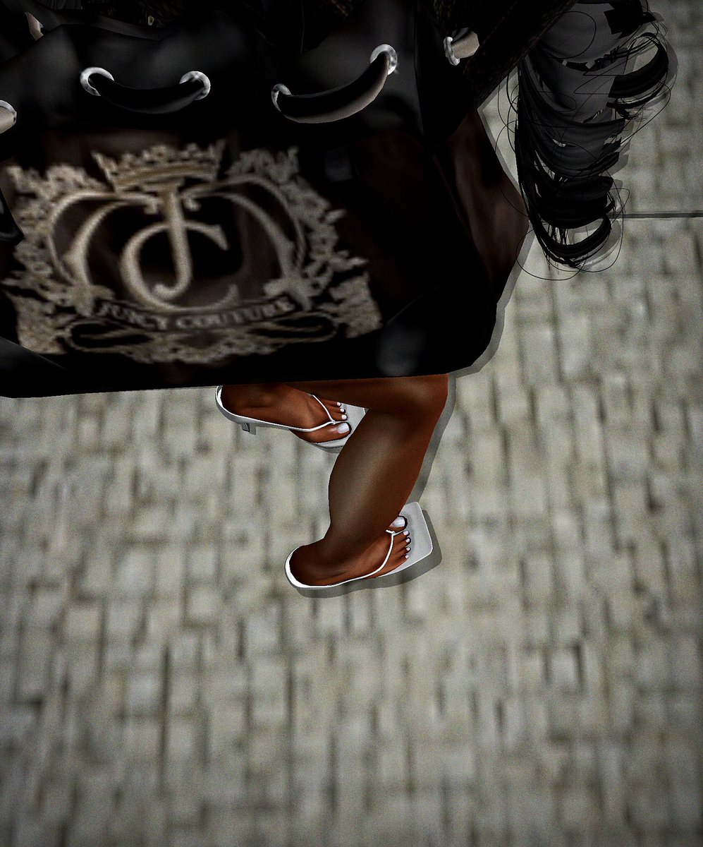 roxyeira's tweet image. Juicy On the Panties; Juicy Couture stuck on the hamstring 🎀